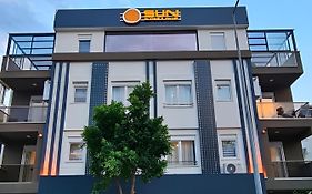 Sun Suites Hotel